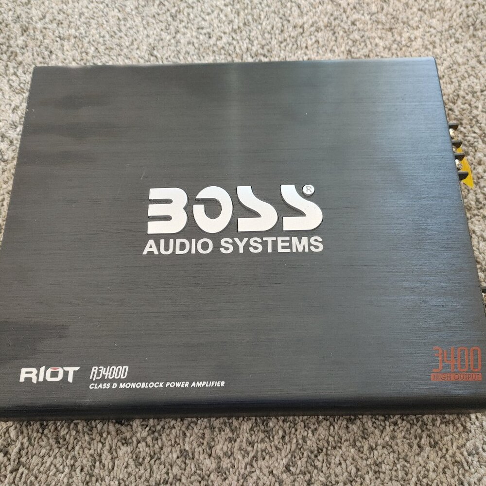 Boss Audio System R3400D Power Amplifier